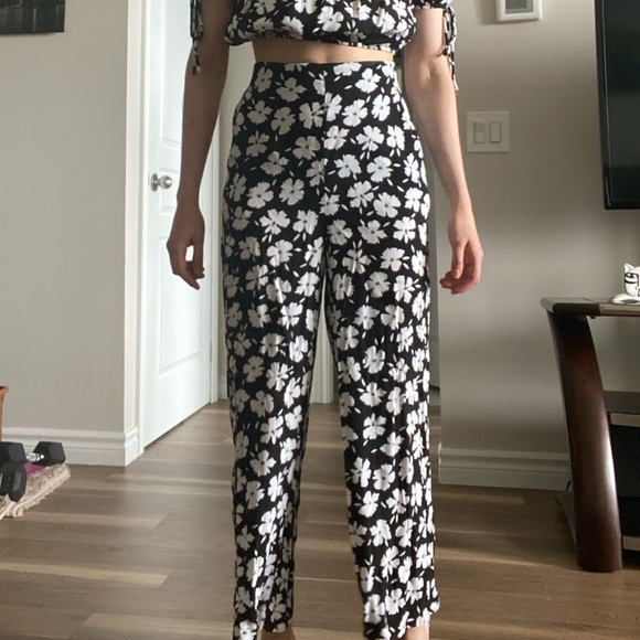 Dynamite XS high waisted flare pants part of a matching set (top also sold)! - Picture 1 of 6